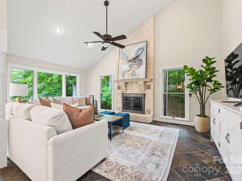 18028 Broken Woods Road, Charlotte, NC 28278.  MLS# CAR4255831, YatesRealty ID 16331. Living room with vaulted ceilings