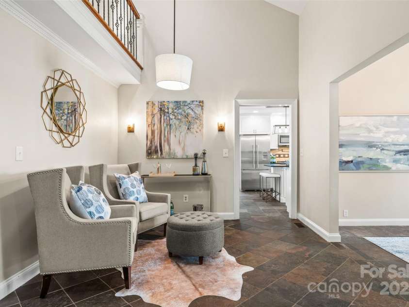 18028 Broken Woods Road, Charlotte, NC 28278.  MLS# CAR4255831, YatesRealty ID 16331. Sitting area
