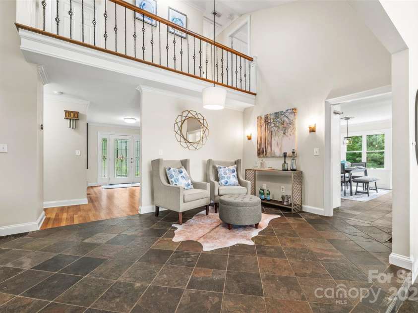 18028 Broken Woods Road, Charlotte, NC 28278.  MLS# CAR4255831, YatesRealty ID 16331. Two story vaulted