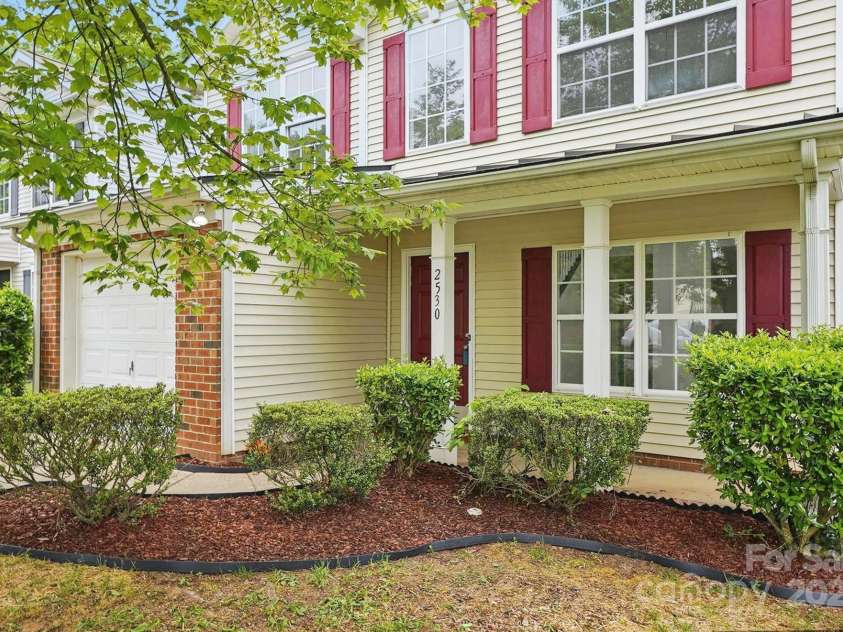 2530 Cochrane Drive, Charlotte, NC 28269.  MLS# CAR4250404, YatesRealty ID 16332. 