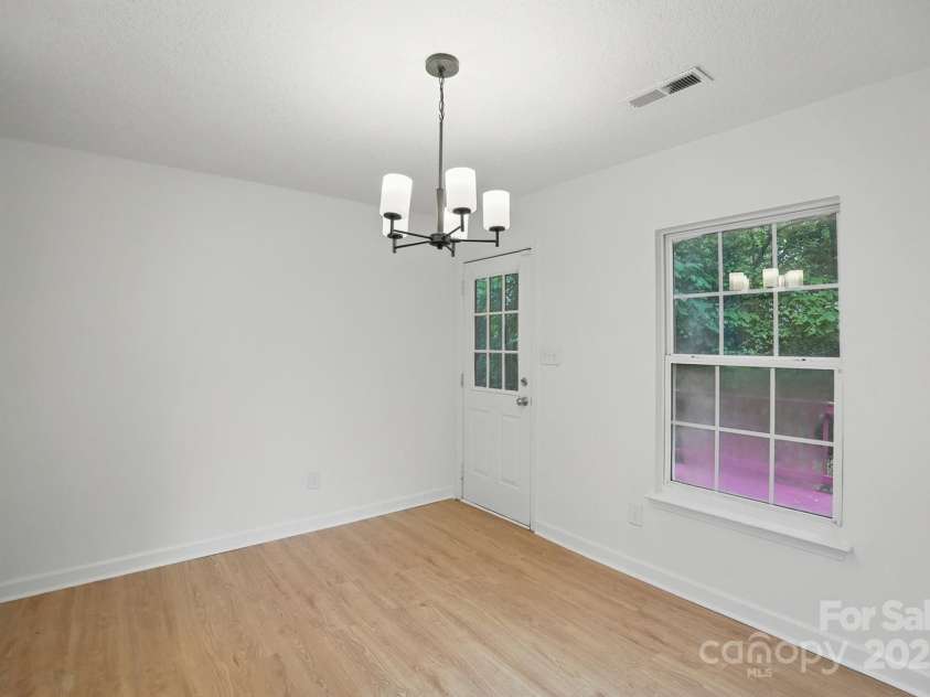 2530 Cochrane Drive, Charlotte, NC 28269.  MLS# CAR4250404, YatesRealty ID 16332. 