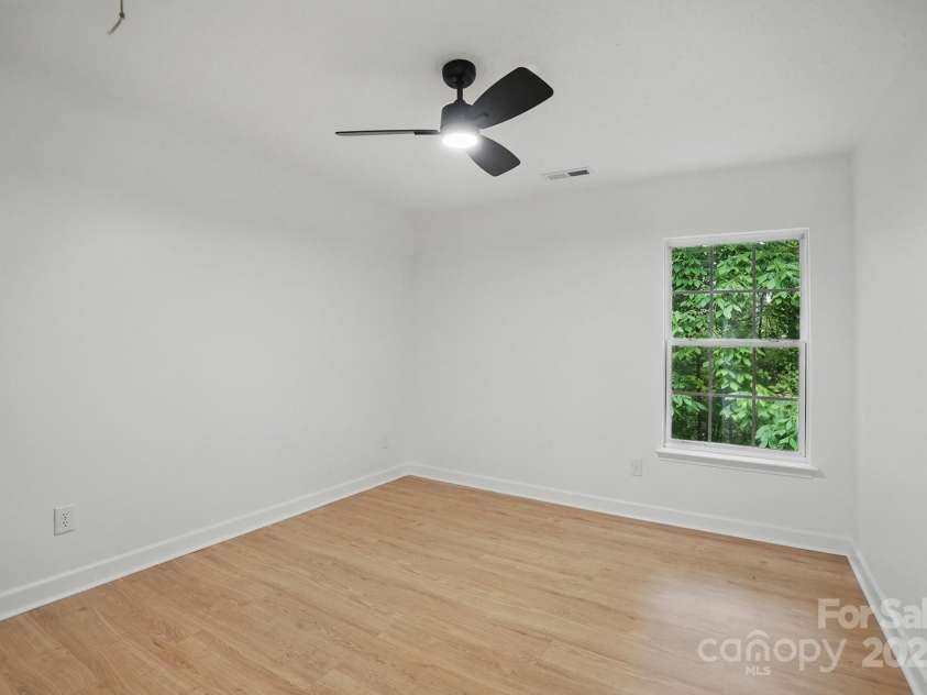 2530 Cochrane Drive, Charlotte, NC 28269.  MLS# CAR4250404, YatesRealty ID 16332. Bedroom 1