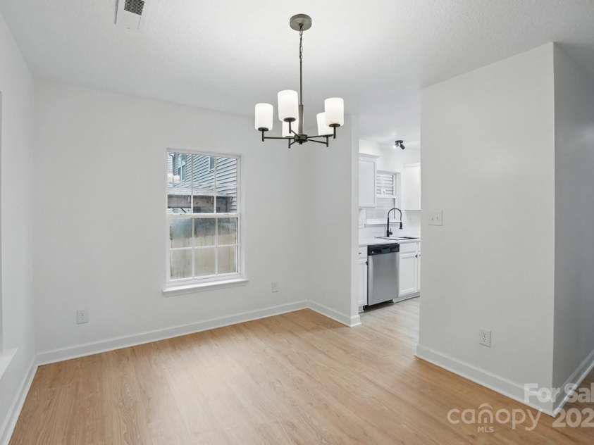 2530 Cochrane Drive, Charlotte, NC 28269.  MLS# CAR4250404, YatesRealty ID 16332. Dining room
