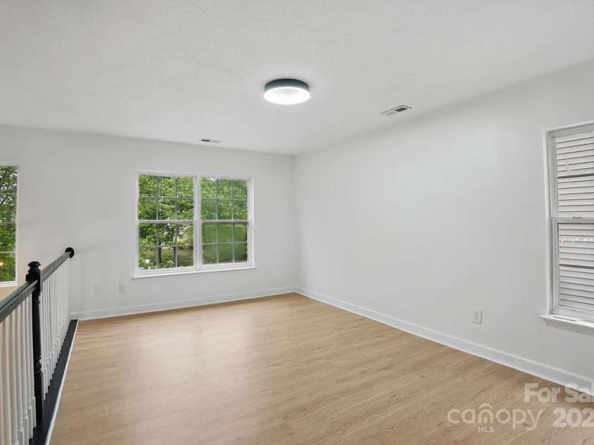 2530 Cochrane Drive, Charlotte, NC 28269.  MLS# CAR4250404, YatesRealty ID 16332. Loft