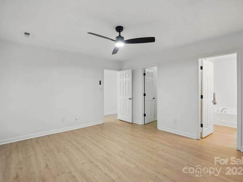 2530 Cochrane Drive, Charlotte, NC 28269.  MLS# CAR4250404, YatesRealty ID 16332. Master
