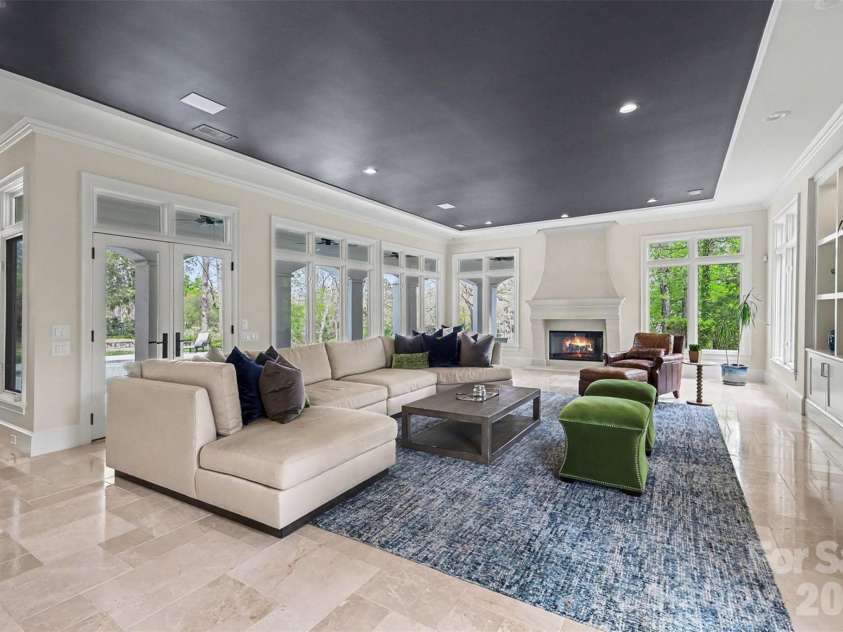 7225 Governors Row, Charlotte, NC 28277.  MLS# CAR4364336, YatesRealty ID 16333. Kitchen view of Family Room