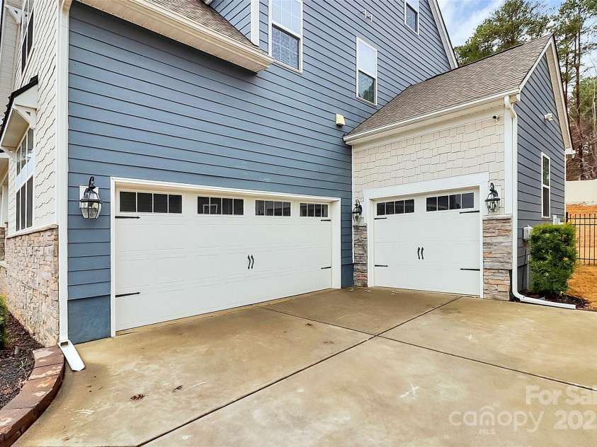 14125 Derby Farm Lane, Charlotte, NC 28278.  MLS# CAR4223432, YatesRealty ID 16334. 