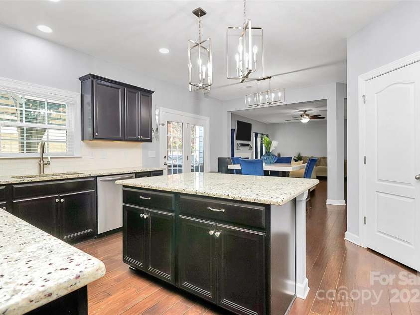 14125 Derby Farm Lane, Charlotte, NC 28278.  MLS# CAR4223432, YatesRealty ID 16334. 