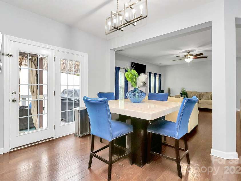 14125 Derby Farm Lane, Charlotte, NC 28278.  MLS# CAR4223432, YatesRealty ID 16334. 