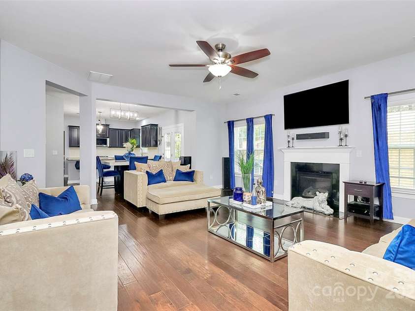 14125 Derby Farm Lane, Charlotte, NC 28278.  MLS# CAR4223432, YatesRealty ID 16334. 