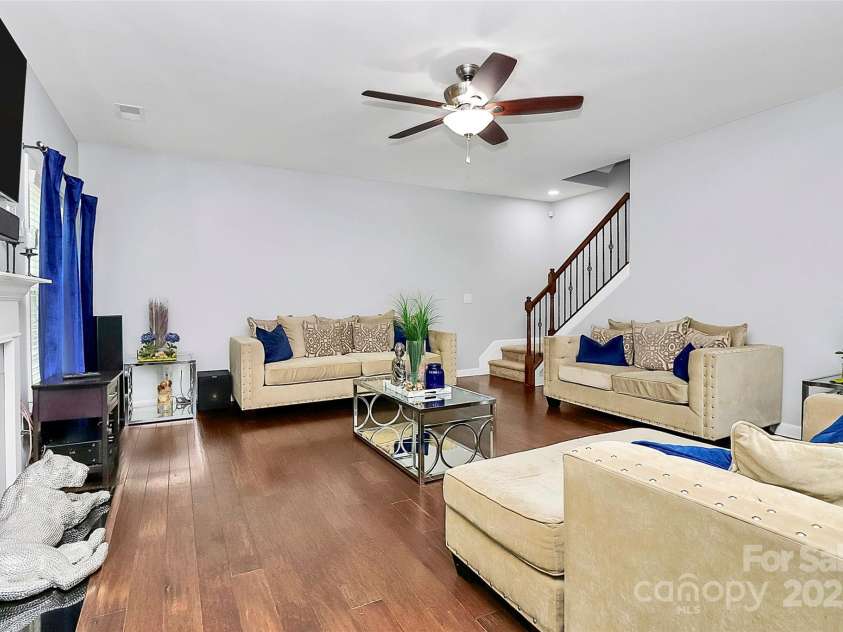 14125 Derby Farm Lane, Charlotte, NC 28278.  MLS# CAR4223432, YatesRealty ID 16334. 