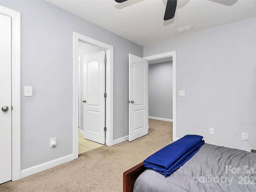 14125 Derby Farm Lane, Charlotte, NC 28278.  MLS# CAR4223432, YatesRealty ID 16334. 