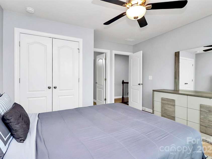 14125 Derby Farm Lane, Charlotte, NC 28278.  MLS# CAR4223432, YatesRealty ID 16334. 