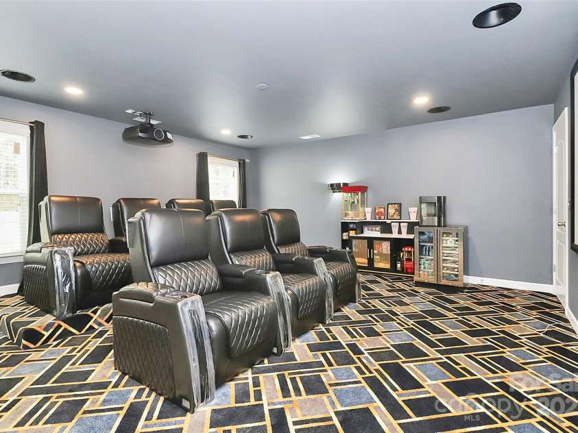 14125 Derby Farm Lane, Charlotte, NC 28278.  MLS# CAR4223432, YatesRealty ID 16334. 