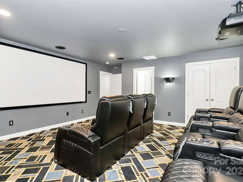 14125 Derby Farm Lane, Charlotte, NC 28278.  MLS# CAR4223432, YatesRealty ID 16334. 