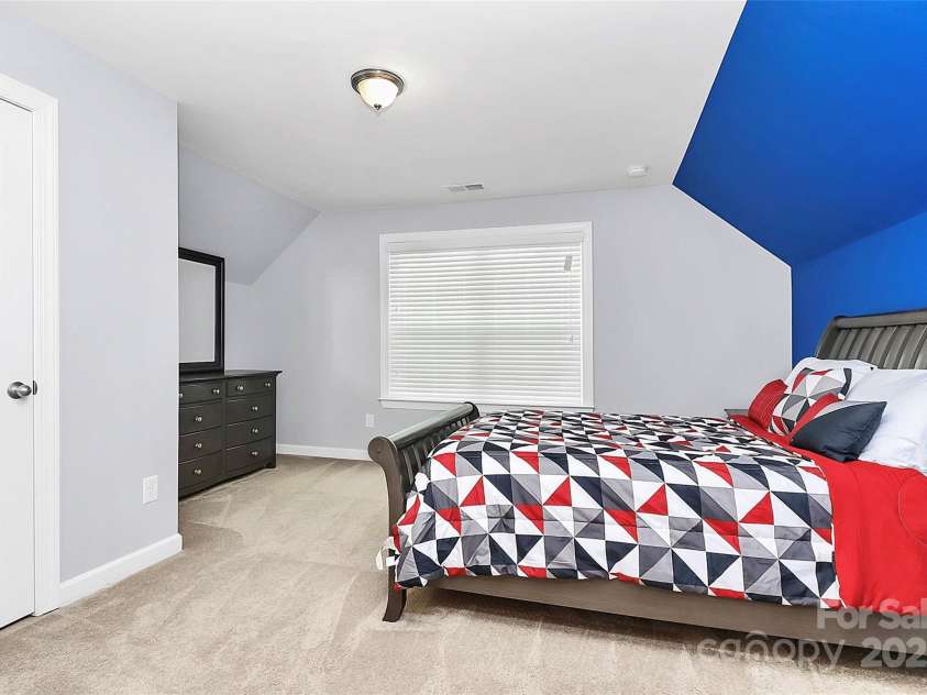 14125 Derby Farm Lane, Charlotte, NC 28278.  MLS# CAR4223432, YatesRealty ID 16334. 