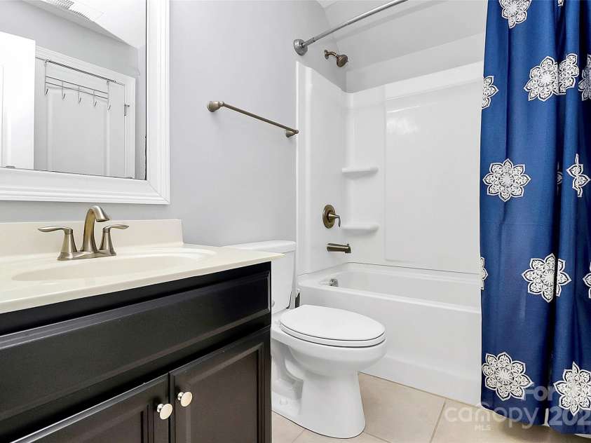 14125 Derby Farm Lane, Charlotte, NC 28278.  MLS# CAR4223432, YatesRealty ID 16334. 