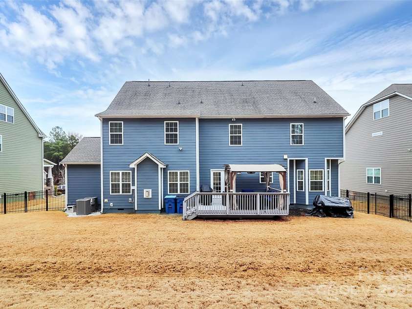 14125 Derby Farm Lane, Charlotte, NC 28278.  MLS# CAR4223432, YatesRealty ID 16334. 