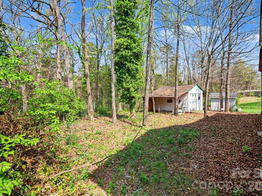 2008 Sloan Drive, Charlotte, NC 28208.  MLS# CAR4362816, YatesRealty ID 16335. 