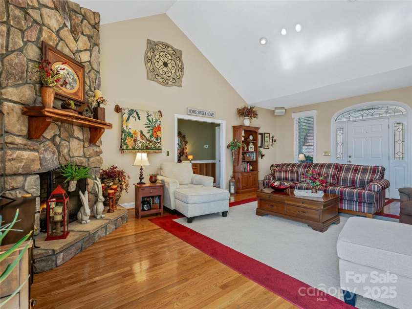 288 Hawks Point Drive, Zirconia, NC 28790.  MLS# CAR4239800, YatesRealty ID 16335. 