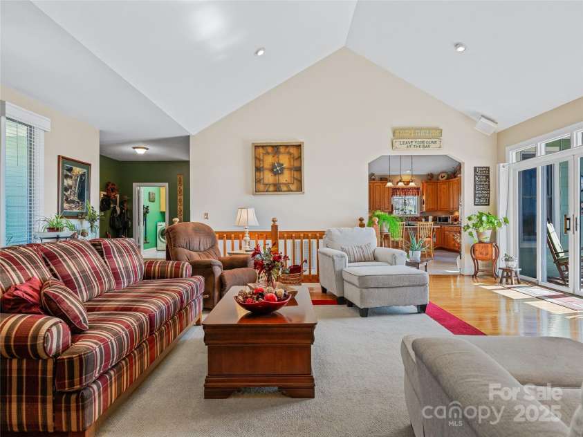 288 Hawks Point Drive, Zirconia, NC 28790.  MLS# CAR4239800, YatesRealty ID 16335. 