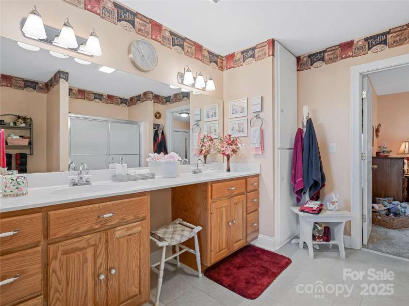 288 Hawks Point Drive, Zirconia, NC 28790.  MLS# CAR4239800, YatesRealty ID 16335. 