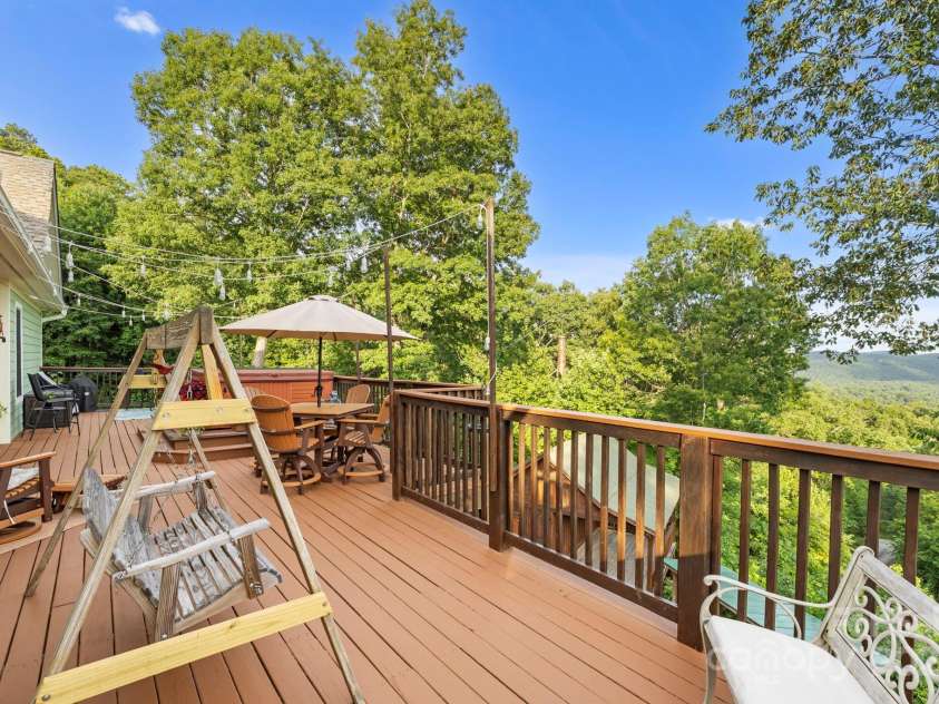 288 Hawks Point Drive, Zirconia, NC 28790.  MLS# CAR4239800, YatesRealty ID 16335. 