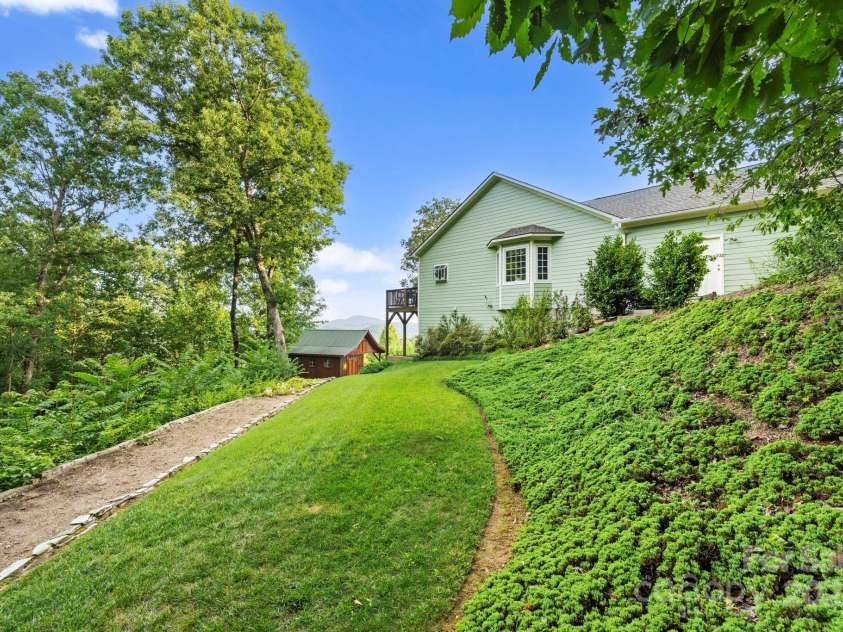 288 Hawks Point Drive, Zirconia, NC 28790.  MLS# CAR4239800, YatesRealty ID 16335. 