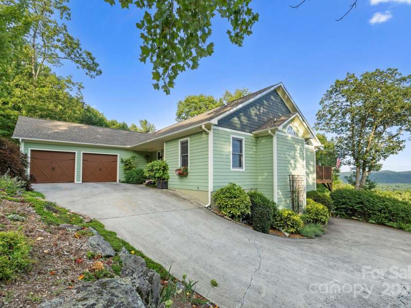 288 Hawks Point Drive, Zirconia, NC 28790.  MLS# CAR4239800, YatesRealty ID 16335. 