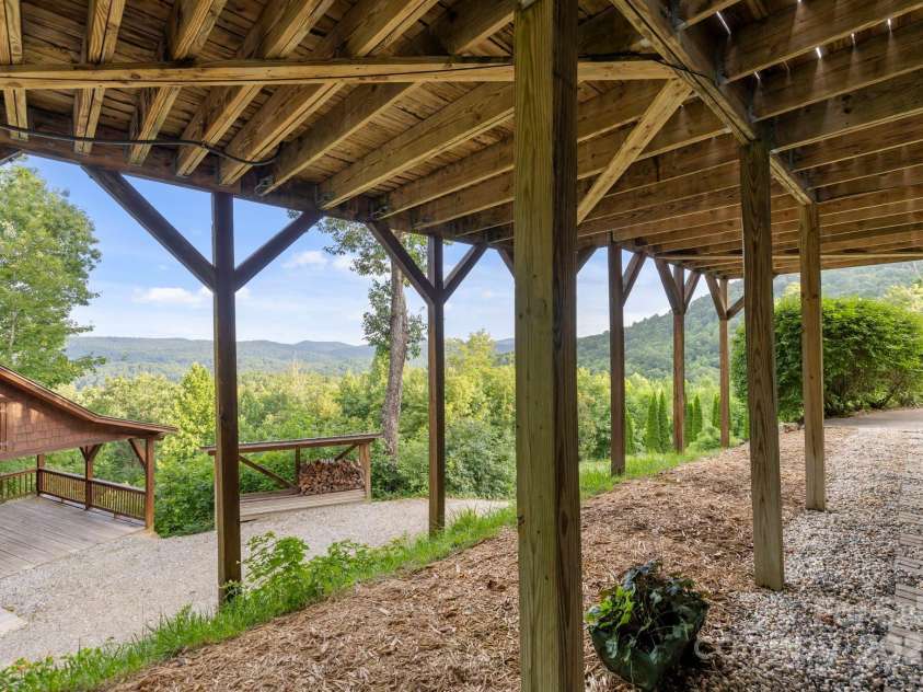 288 Hawks Point Drive, Zirconia, NC 28790.  MLS# CAR4239800, YatesRealty ID 16335. 