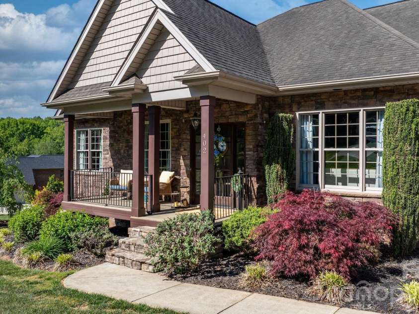 402 Golfview Court, Lenoir, NC 28645.  MLS# CAR4332999, YatesRealty ID 16337. 