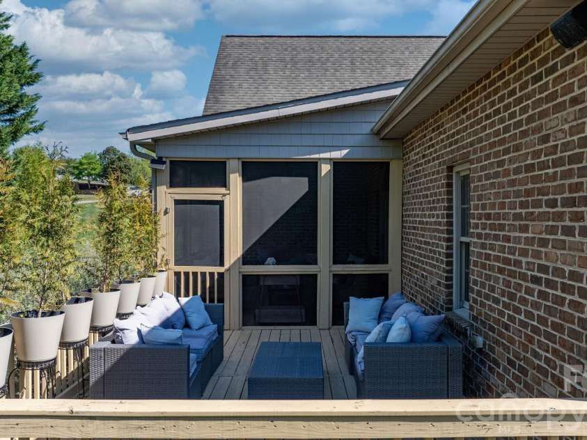 402 Golfview Court, Lenoir, NC 28645.  MLS# CAR4332999, YatesRealty ID 16337. 