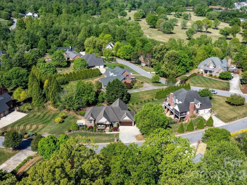 402 Golfview Court, Lenoir, NC 28645.  MLS# CAR4332999, YatesRealty ID 16337. 