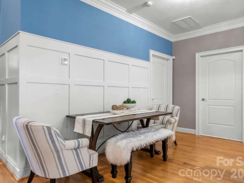 402 Golfview Court, Lenoir, NC 28645.  MLS# CAR4332999, YatesRealty ID 16337. Eating Nook