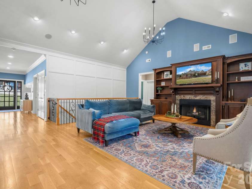 402 Golfview Court, Lenoir, NC 28645.  MLS# CAR4332999, YatesRealty ID 16337. Great Room