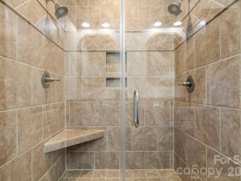 402 Golfview Court, Lenoir, NC 28645.  MLS# CAR4332999, YatesRealty ID 16337. Owners'