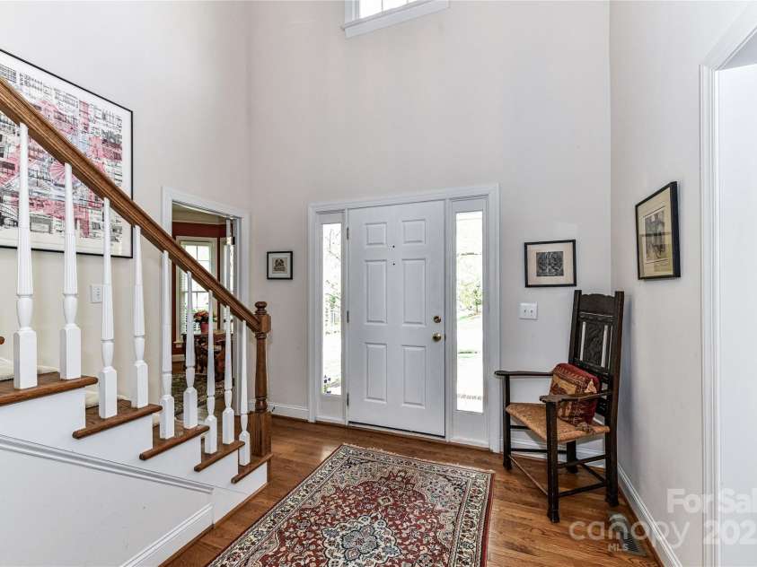 306 Ashby Drive, Davidson, NC 28036.  MLS# CAR4234348, YatesRealty ID 16338. Two-story foyer with lots of natural light