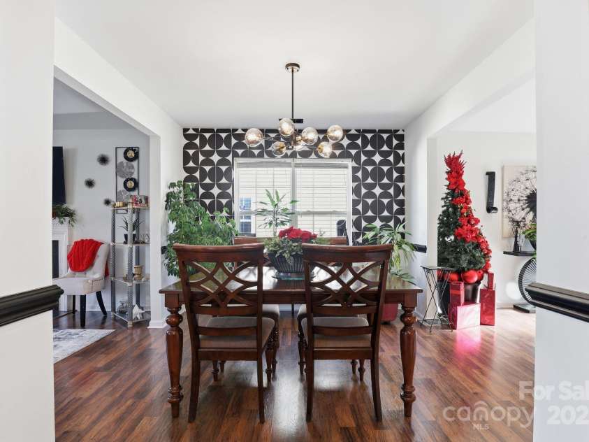 5825 Brookfield Pointe Drive, Charlotte, NC 28216.  MLS# CAR4328180, YatesRealty ID 1634. 