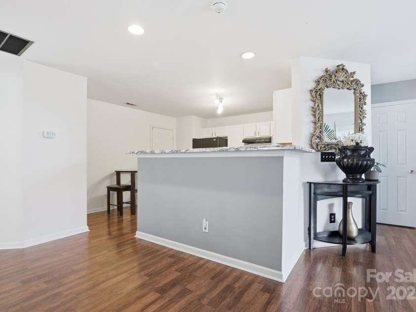 5825 Brookfield Pointe Drive, Charlotte, NC 28216.  MLS# CAR4328180, YatesRealty ID 1634. 