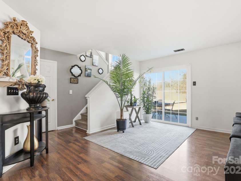 5825 Brookfield Pointe Drive, Charlotte, NC 28216.  MLS# CAR4328180, YatesRealty ID 1634. 