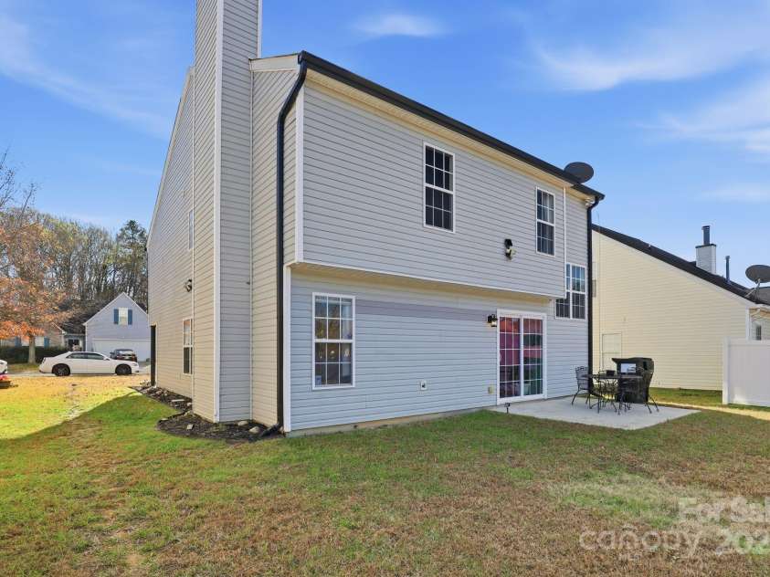 5825 Brookfield Pointe Drive, Charlotte, NC 28216.  MLS# CAR4328180, YatesRealty ID 1634. 