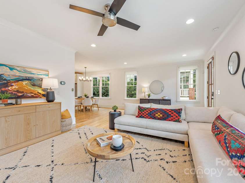 2117 Roslyn Avenue, Charlotte, NC 28208.  MLS# CAR4253357, YatesRealty ID 16340. 