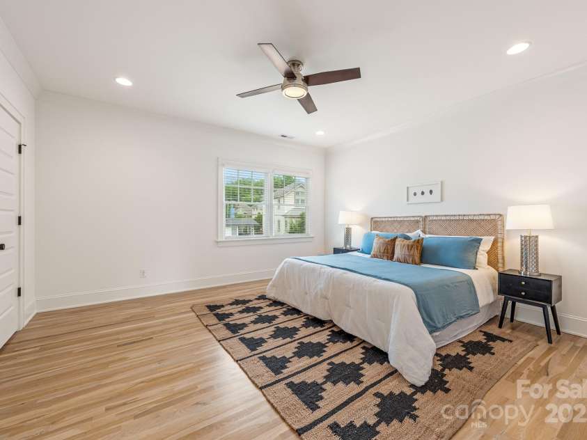 2117 Roslyn Avenue, Charlotte, NC 28208.  MLS# CAR4253357, YatesRealty ID 16340. 