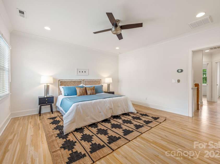 2117 Roslyn Avenue, Charlotte, NC 28208.  MLS# CAR4253357, YatesRealty ID 16340. 