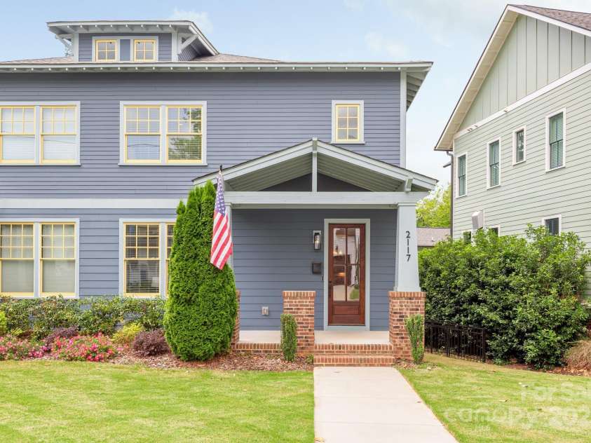 2117 Roslyn Avenue, Charlotte, NC 28208.  MLS# CAR4253357, YatesRealty ID 16340. 