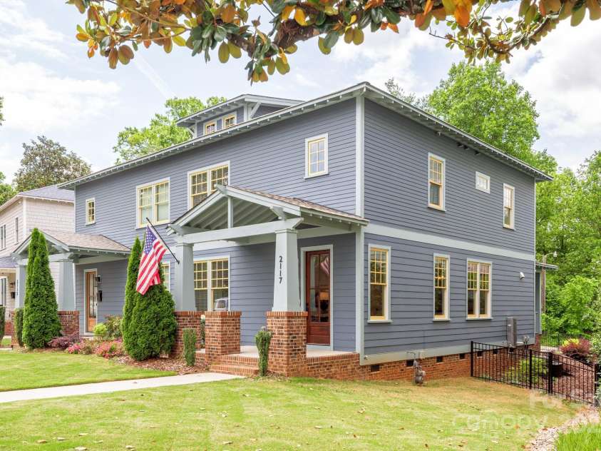 2117 Roslyn Avenue, Charlotte, NC 28208.  MLS# CAR4253357, YatesRealty ID 16340. 