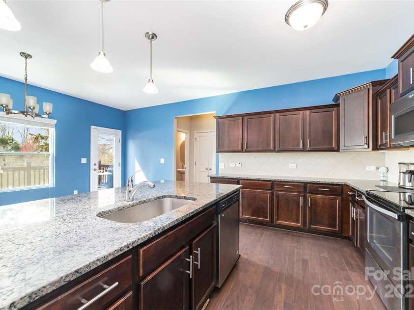 532 Dalkeith Avenue, Rock Hill, SC 29732.  MLS# CAR4256931, YatesRealty ID 16341. 