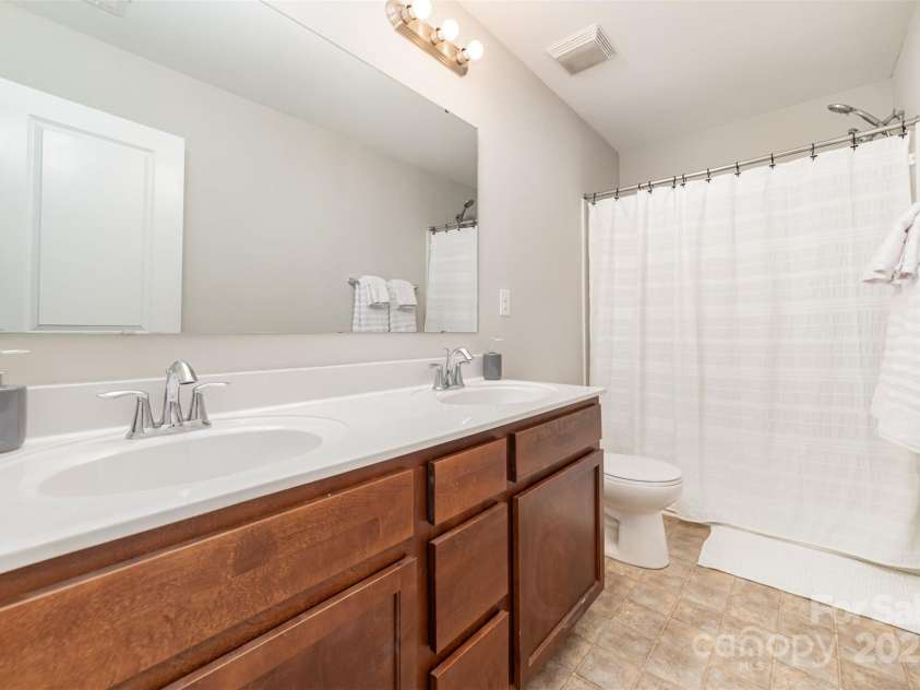 532 Dalkeith Avenue, Rock Hill, SC 29732.  MLS# CAR4256931, YatesRealty ID 16341. 