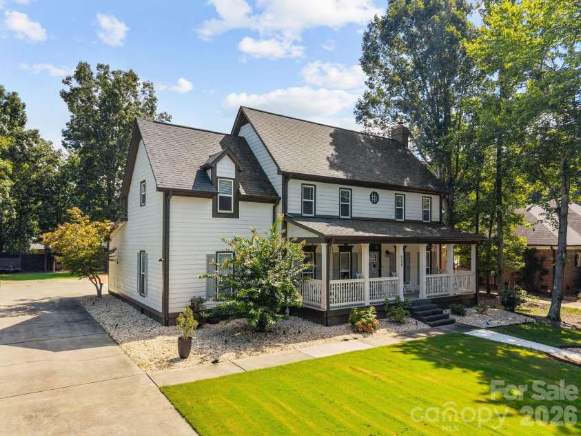 908 Woodhurst Drive, Wesley Chapel, NC 28110.  MLS# CAR4362351, YatesRealty ID 16341. 