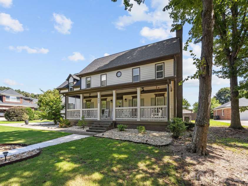 908 Woodhurst Drive, Wesley Chapel, NC 28110.  MLS# CAR4362351, YatesRealty ID 16341. 
